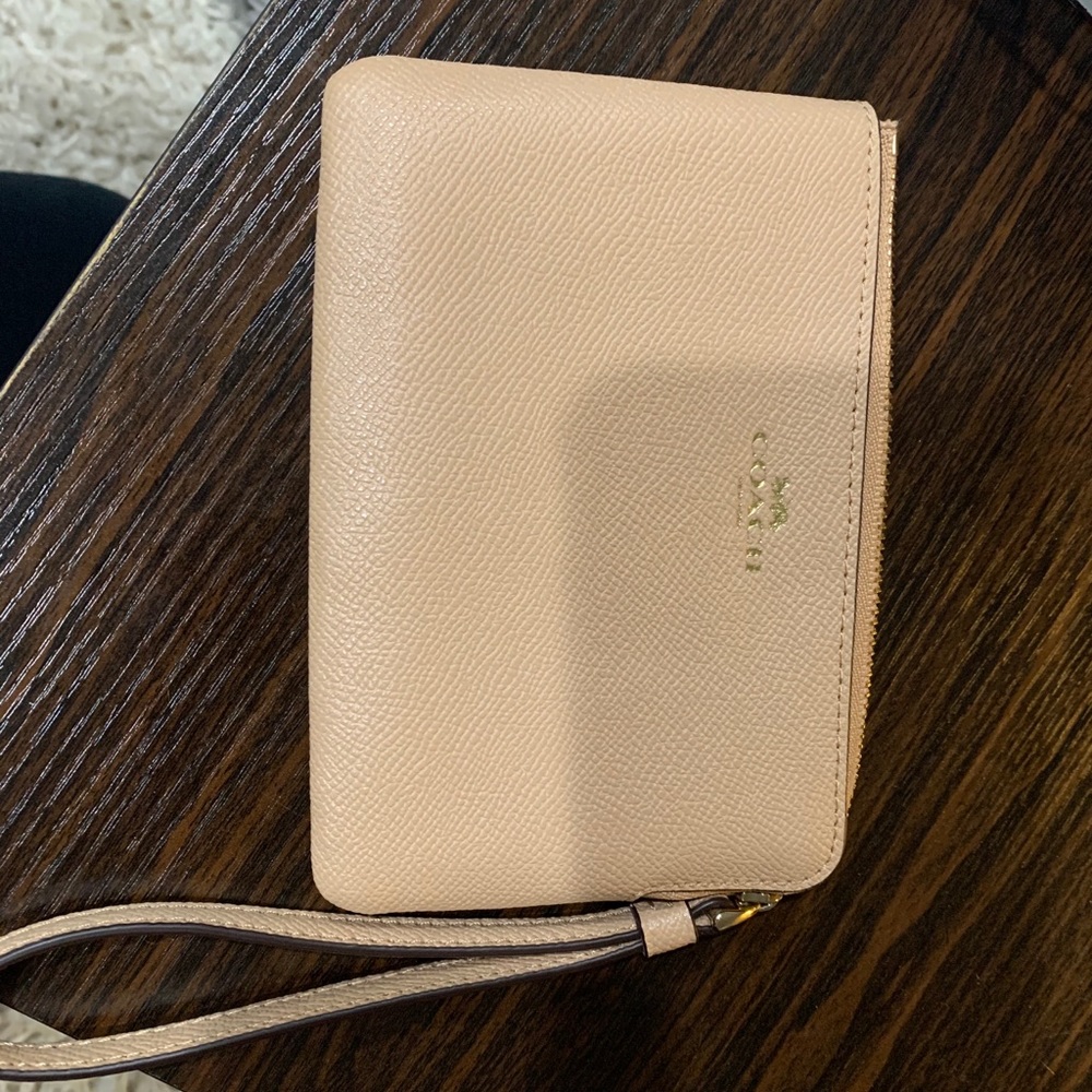 Coach wristlet - Picture 1 of 2